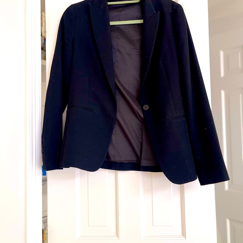 Theory black women’s blazer. Size 6